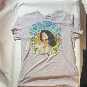 Selena Graphic T-Shirt in Lavender